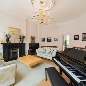 Luxurious Centre Self Catering Edinburgh